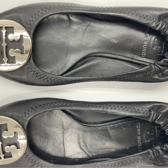 Tory Burch Reva Leather Ballet Flat Black Silver Toe Logo Accent Travel VGUC 5.5 - Picture 14 of 15